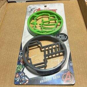 New Marvel Avengers 2 Silicone Breakfast Molds (H-8)